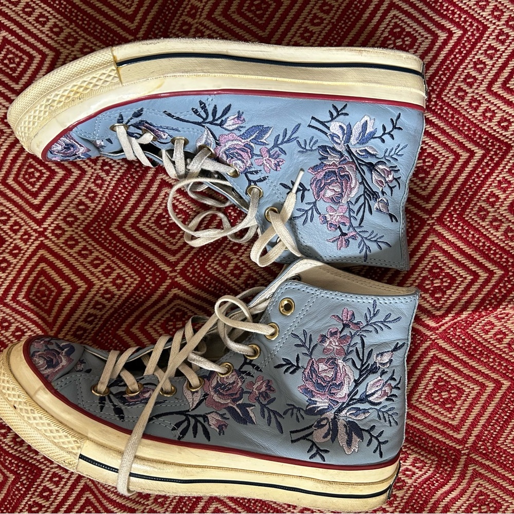 Converse Blue Floral High-Top Sneakers Size 8.5